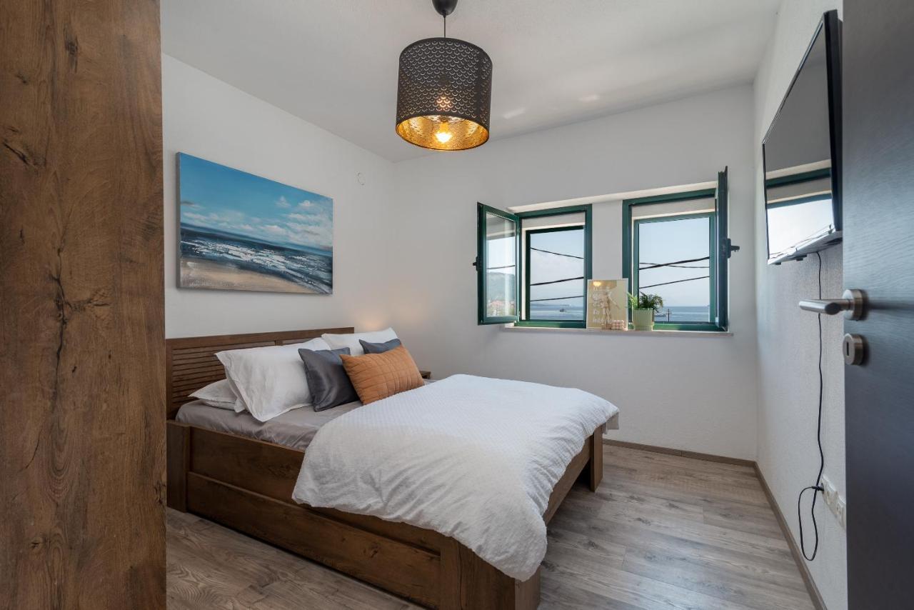Beach Apartman Marela Слатине Экстерьер фото
