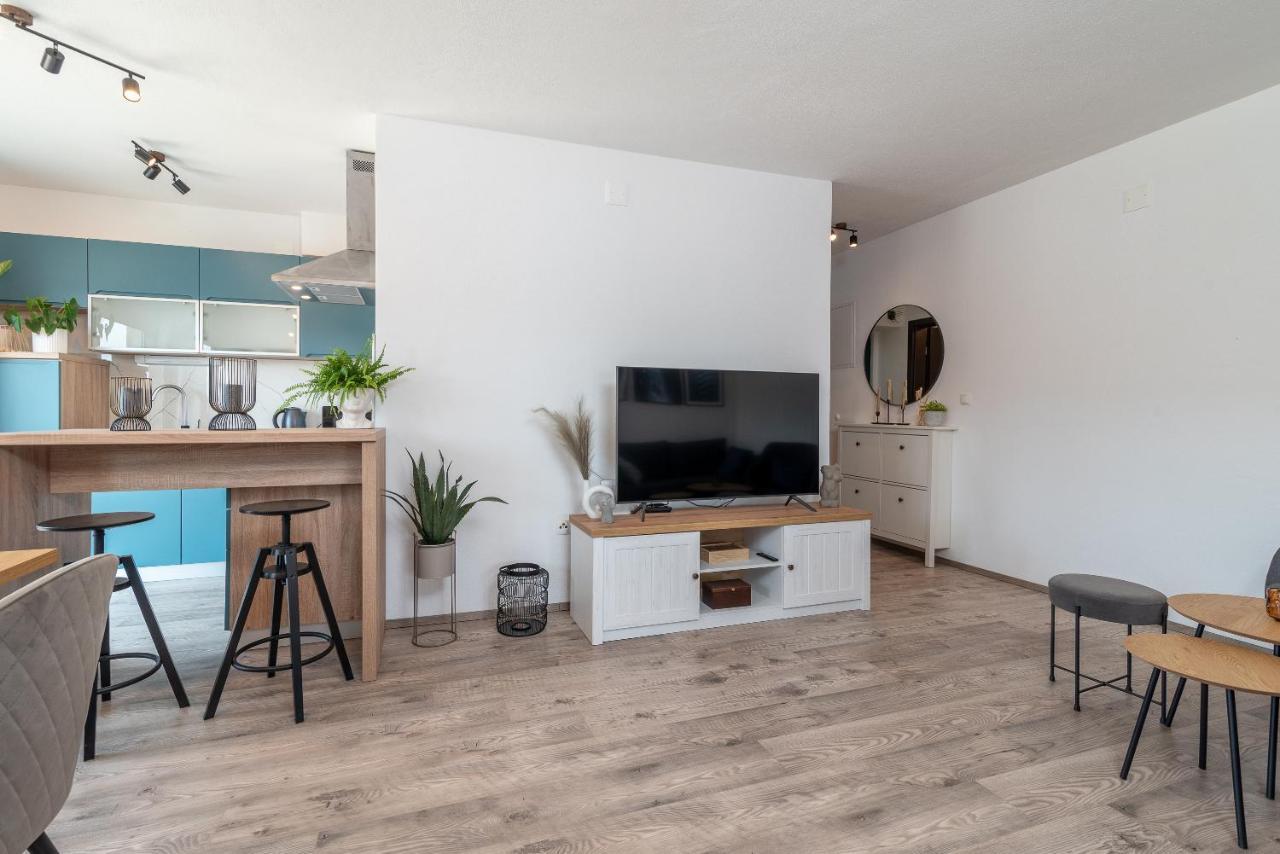 Beach Apartman Marela Слатине Экстерьер фото